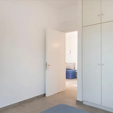 Theodora's Nyaraló Krotiri