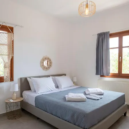 Nyaraló Theodora's *